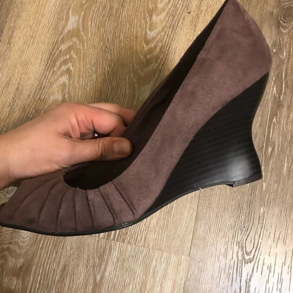 Fioni Dusty Purple Suede peep toe Wedge shoe 9